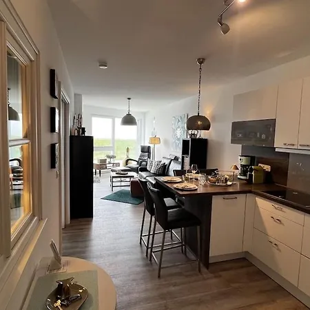 Holiday Apartment With 2 Bedrooms 쿡스하펜