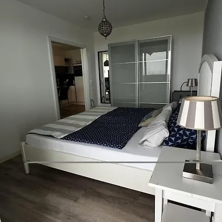 Holiday Apartment With 2 Bedrooms *