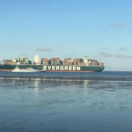 펜션 Holiday Apartment With 2 Bedrooms *